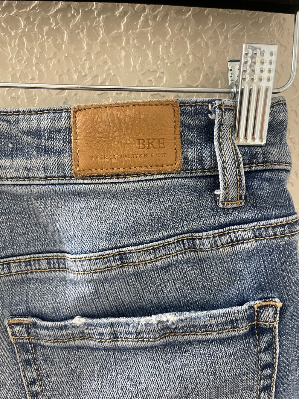 BKE Billie Women’s Light Blue Slim Fit High Rise Distressed Cropped Jeans 27X28 - Picture 7 of 9